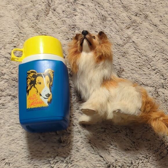 1980 the magic of Lassie lunchbox thermos & realistic fur model - Picture 1 of 9